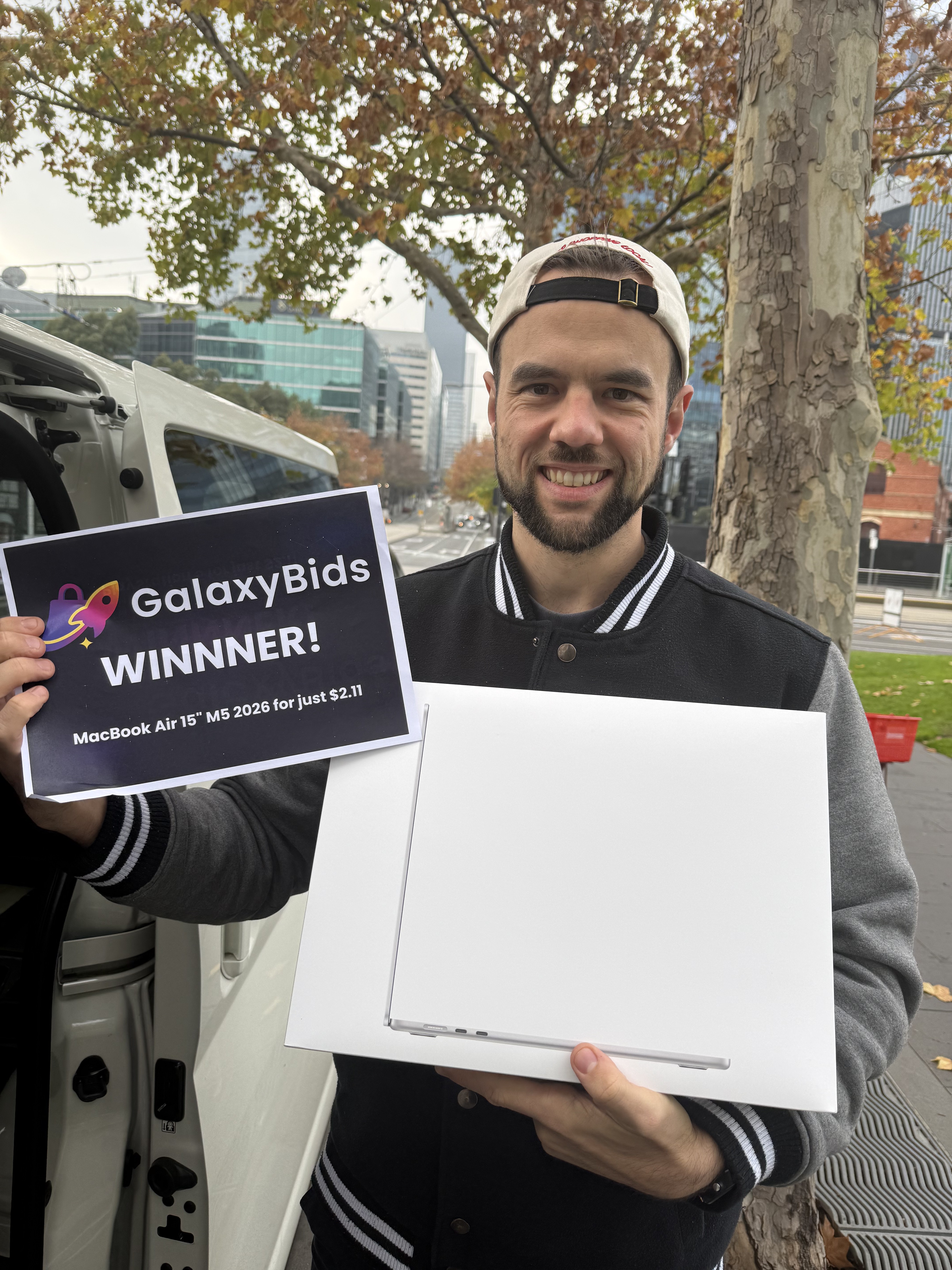 MacBook Air 15" M5 (2026) won on BidSlam